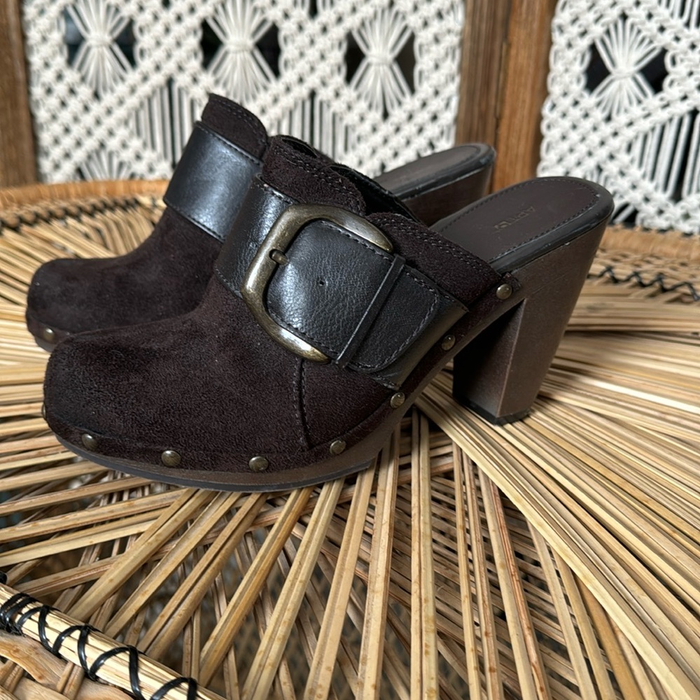 Vintage APT 9 clogs miles booties